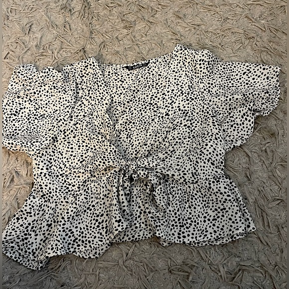 Brand new Fashion Cropped Tee! - Picture 2 of 2